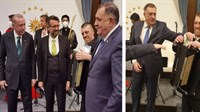 Fešta u Ankari: Erdogan i Dodik kitili harmonikaša
