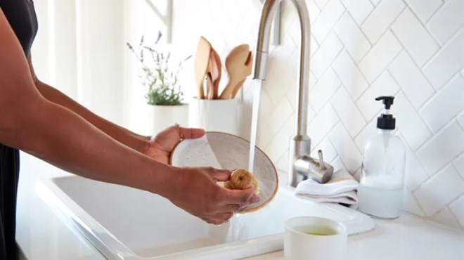 Pranje posuđa – svakodnevna aktivnost koja jača mozak