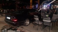 Mostar: Uletio automobilom na terasu kafića