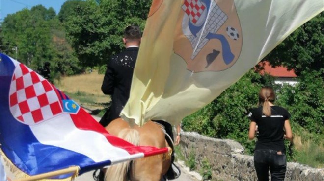 FOTO: Zavoljeli se na susretima iseljenih, ona zbog njega naučila hrvatski, on po nju došao na konju