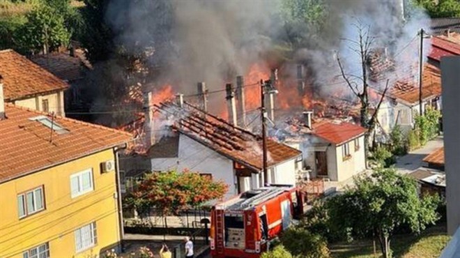 (VIDEO) GORI U SARAJEVU: Jezive scene požara koji guta kuće