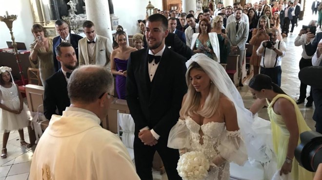 FOTO: Oženio se proslavljeni košarkaš iz Čitluka, vjenčanje ipak nije bilo u Hercegovini...