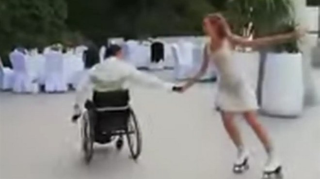 VIDEO Najdirljivije hrvatsko vjenčanje: On je u kolicima, a mladenka prvi ples otplesala u rolama