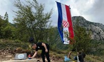 FOTO: Kolege suborci postavili spomen obilježje Goranu Spajiću-Gogi