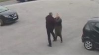 (VIDEO) Žena pretukla muškarca u Sarajevu! 'Jesi ti normalna, nemoj da me ljudi gledaju'