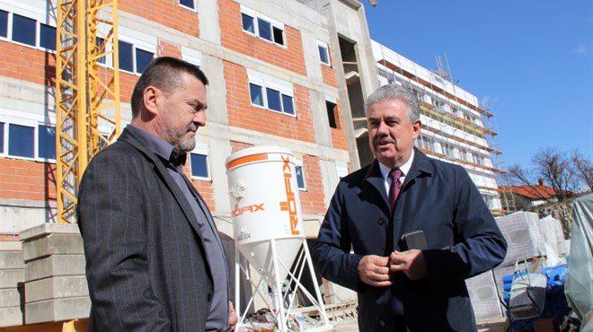 Vlada HNŽ-a u cjelosti financira kliniku za dječje bolesti SKB-a Mostar