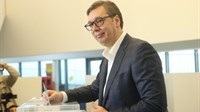 Vučić na biralištu: Hrvatske medije obožavam, kad god me napadnu podignu mi moral, radim 20 sati dnevno