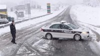 Zima se ne predaje: Problemi kod Kupresa, na cestama prema Posušju, Tomislavgradu, Livnu...