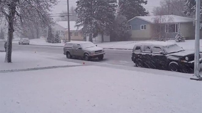 Rekordan travanjski snijeg u Americi, u New Yorku savjet da se ostane u domovima