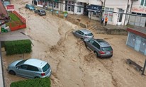 FOTO: Poplavljeno 200 objekata, voda nosila aute, stradala stoka...