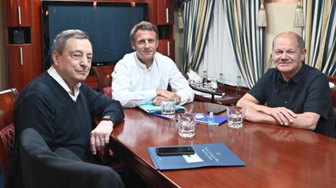 Scholz, Macron i Draghi stigli u Kijev! Fotkali se u vlaku uz čašicu razgovora