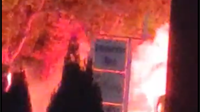 VIDEO KAOSA U MOSTARU: Veležovi navijači napali žitelje Rudnika, ljudi se borili za život!