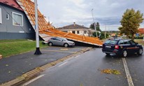 OVO SE NE PAMTI: Kuće bez krovova, prevrnuti kamioni, srušeni dalekovodi, nastradala i škola u Čazmi