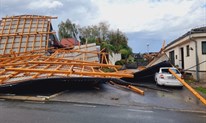 OVO SE NE PAMTI: Kuće bez krovova, prevrnuti kamioni, srušeni dalekovodi, nastradala i škola u Čazmi