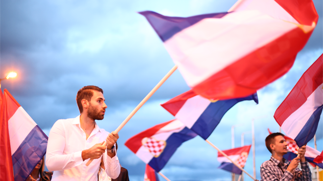 ODRŽAN ZAVRŠNI SKUP U STOLNOM GRADU: Pobjeda HNS-a na izborima pitanje je opstanka Hrvata i države Bosne i Hercegovine