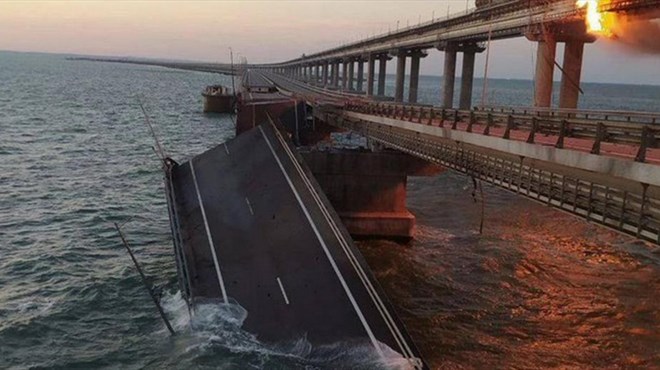 Oštećen ključni most na Krimu