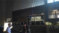VIDEO: Zapalio se Arena Sport Centar u Mostaru, muškarci razbijali stakla u teretani kako bi mogli izaći