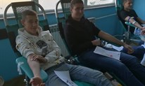 FOTO: Grudski maturanti pokazali veliko srce, njih 26 pristupilo darivanju krvi
