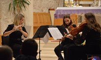 FOTO/VIDEO: Tri mlade glazbenice oživjele djela Dvoraka, Beethovena i Jungmanna u crkvi svete Kate u Grudama