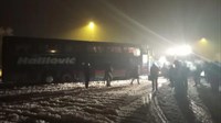 Putnici iz BiH jutros pošli za Njemačku. Autobus se pokvario pa ih šlepa odvezla u šumu, promrzli su i izmoreni