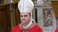 CRKVA: KRŠTENJE I KRIZMA VRIJEDE I BEZ KUMOVA! Talijanske biskupije potpuno ukidaju kumstva