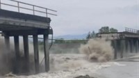 VIDEO: Oluja danima hara Srbijom, pogledajte kako voda ruši most