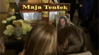 Ljudi se mole po zagovoru Maje Tenšek: Sveta ženo, hrvatska mati, zagovornice naših obitelji, zagovaraj nas