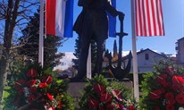 U rodnom Ljubuškom podignut spomenik američkom heroju Drugog svjetskog rata