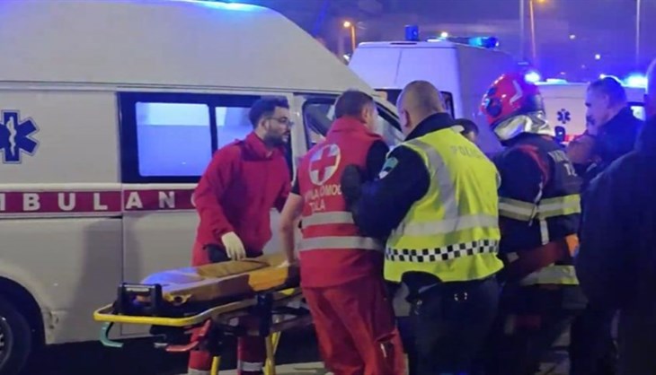 Devet smrtno stradalih u Tuzli, djeca traže roditelje, policija i vatrogasci povraćaju od dima